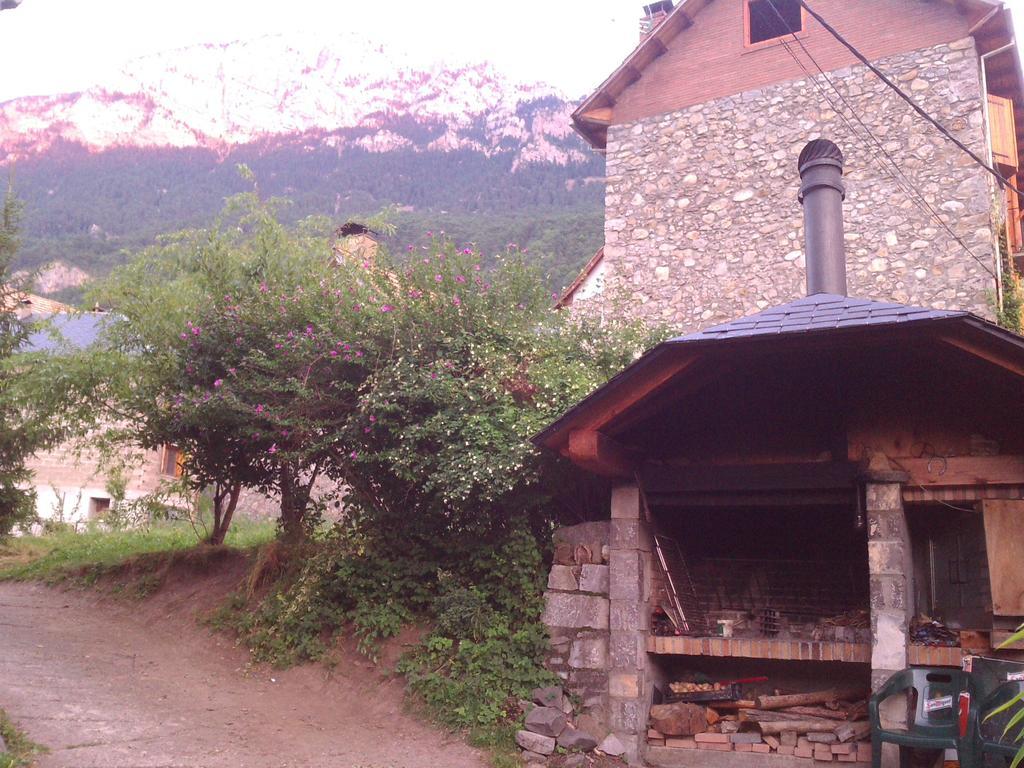 Pension Pallaruelo Саравильо Экстерьер фото